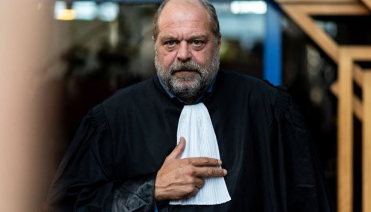 Fransa Adalet Bakanı'na soruşturma şoku