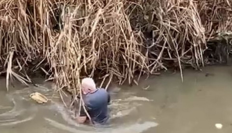 Amasya’da derenin içinde gördü üzerine anında balıklama atladı. Görenler kendinden geçti