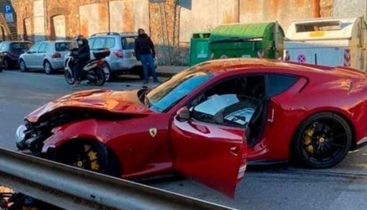 İtalyan kaleci Federico Marchetti'ye kötü haber. Lüks Ferrarisi’ni yıkamaya verdi bakın neler oldu