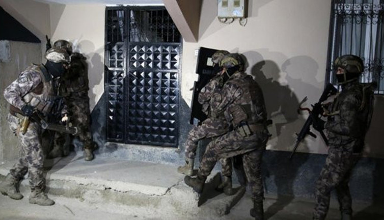 12 ilde şafak operasyonu