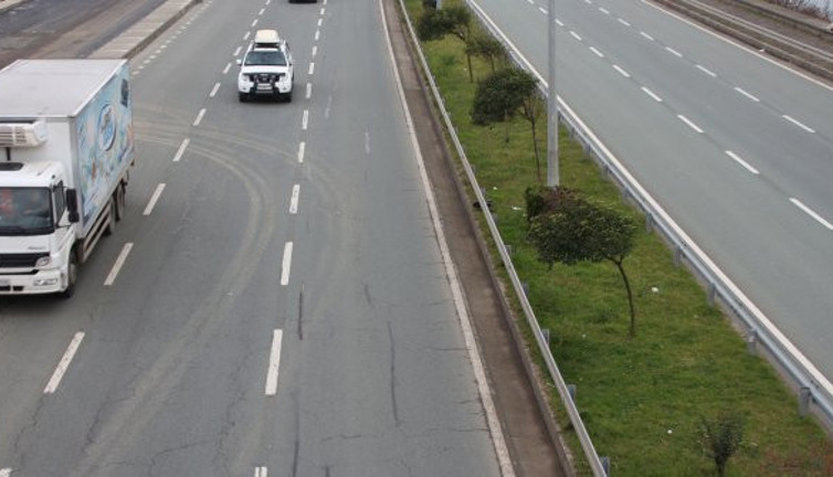 13 yıl önce açılan Karadeniz Sahil Yolu bu hale geldi. Bu yoldan geçmek cesaret ister