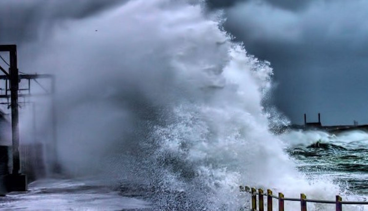 EDA Fırtınası Türkiye sınırlarına dayandı. Meteoroloji geri sayıma geçti