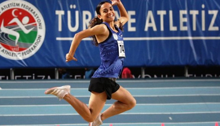 Milli atlet Ayşe Tekdal'dan tarihi rekor