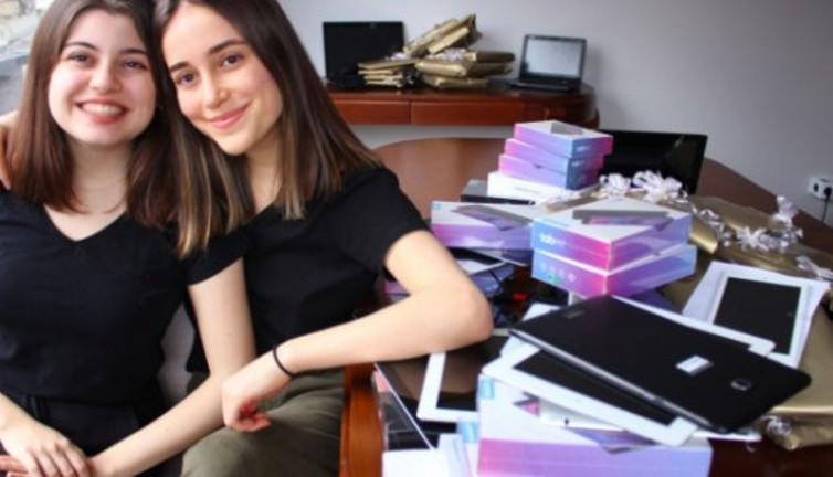 İki kız öğrenci kafa kafaya verdi. Yaptıkları helal olsun dedirtti