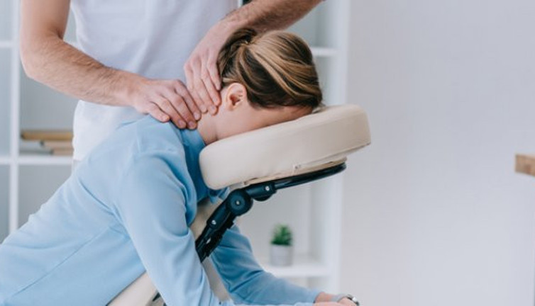 Uzman fizyoterapist Onur Salman Körtelli açıkladı. Bel ve sırt ağrılarından kurtulmanın formülünü verdi