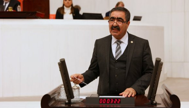 İYİ Partili Oral. Çin iktidarı ekonomik vaatler vererek Uygur Türklerini vermek için mi zorluyor?