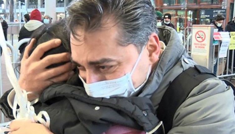 İranlı baba, kızına İstanbul'da kavuştu