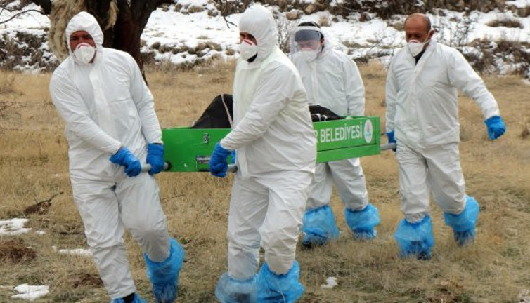 Dere yatağından kadın cesedi