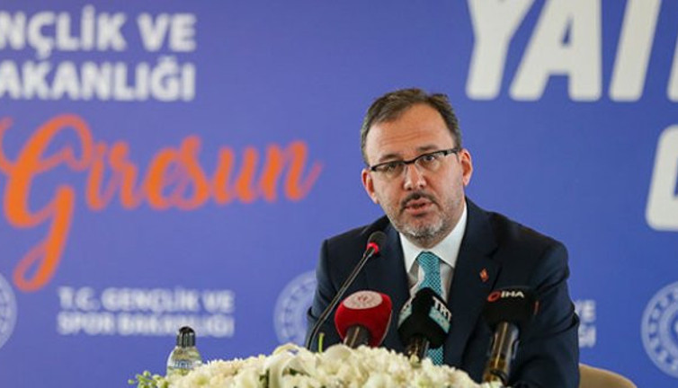 Bakan Kasapoğlu'ndan stat zeminleriyle ilgili açıklama