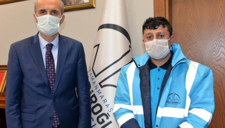 Kahramanmaraş'ta çöp atarken 50 bin TL buldu. Temizlik işçisini mutlu eden ödül