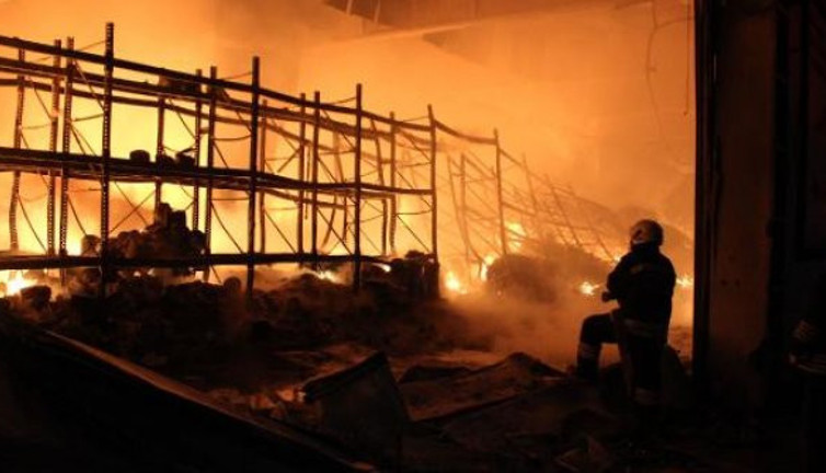 Boya deposundaki yangına TOMA'larda müdahale etti