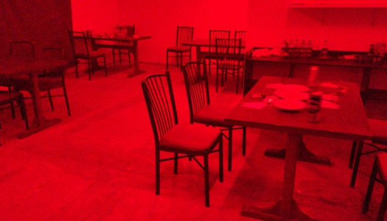 Kaçak pavyona polis operasyonu