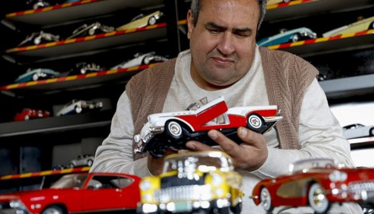 Aralarında biri var ki satmaya kıyamıyor. 43 yılda tek tek biriktirdi