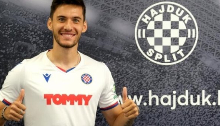 Beşiktaş'ın Hajduk Split'e kiralık olarak verdiği Umut Nayır'dan Boğaziçili öğrencilere destek