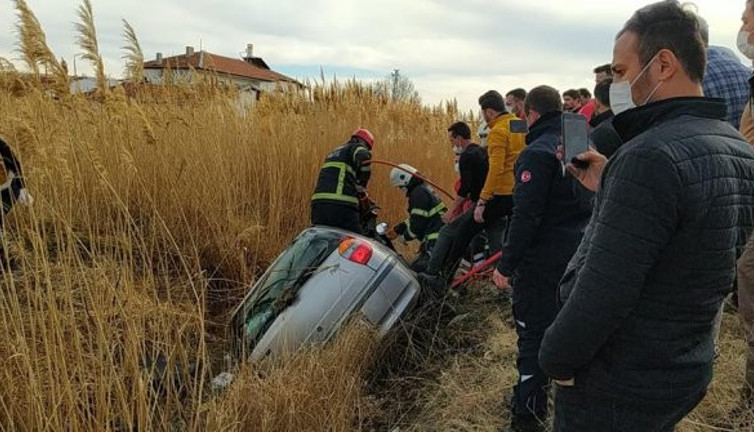 Aksaray’da otomobil sulama kanalına düştü. Sürücüden acı haber