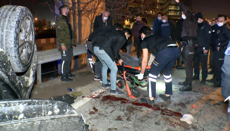 Taklalar atarak 200 metre sürüklendiler