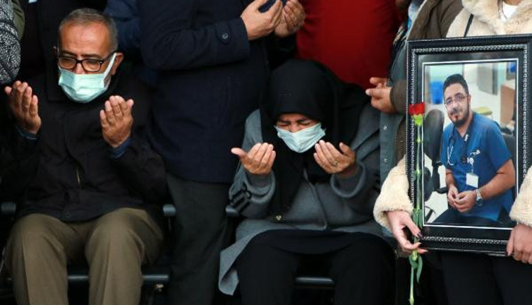 Korona virüsten ölen doktora hazin tören