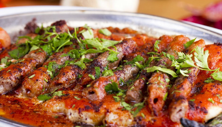 Tire'nin meşhur şiş köftesi, coğrafi işaret aldı