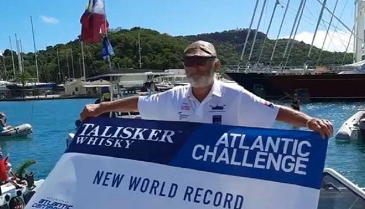 70 yaşındaki Frank Rothwell Atlas Okyanusu'nu kürekle geçti