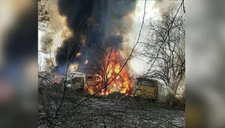 Sakarya'da anız yangını 28 araca zarar verdi