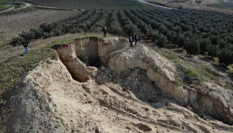 Manisa'da hazine avcıları belediye başkanını isyan ettirdi