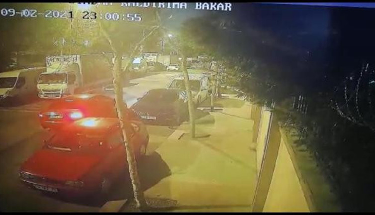 Saniyeler içinde aracı farsız bıraktı. Akılalmaz hırsızlık