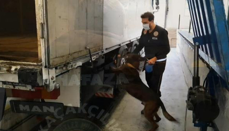 KDV ve ÖTV’de akılalmaz vurgun. Polis TIR’ların dorselerini açtırınca şok oldular