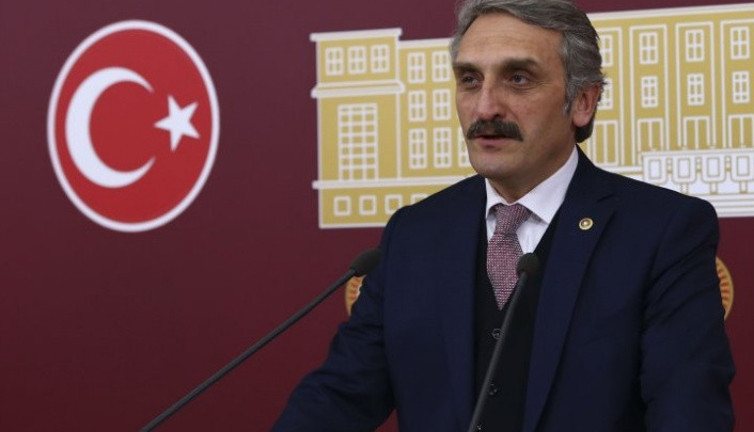 Erdoğan Astronot ve kozmonot için Türkçe isim bulun dedi. AKP'li Yeliz olarak bilinen Ahmet Hamdi Çamlı bakın ne iki isim buldu