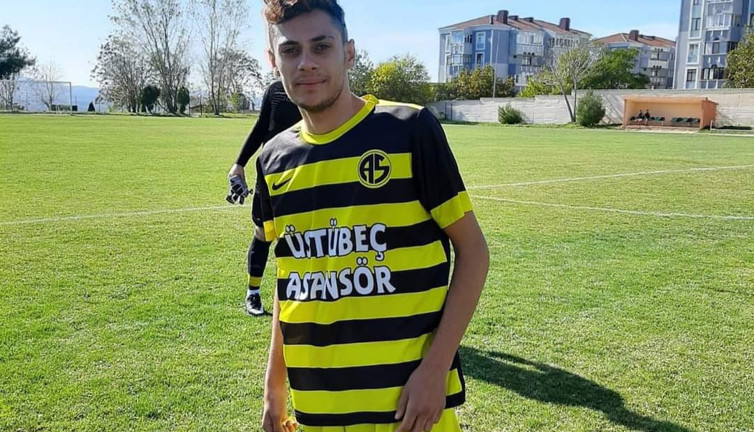 Genç futbolcu gaspçıların kurbanı oldu