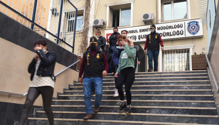 İstanbul’daki fuhuş operasyonunda dikkat çeken detaylar. Çete katalog hazırlamış