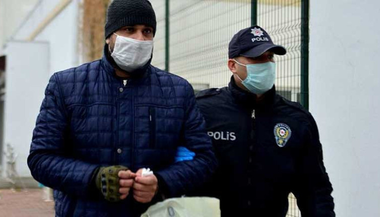 Pes dedirten olay! Adana'da korona hastasından 500 liraya tükürük satın alıp patronun çayına karıştırdı. Mesajlar ortaya çıktı