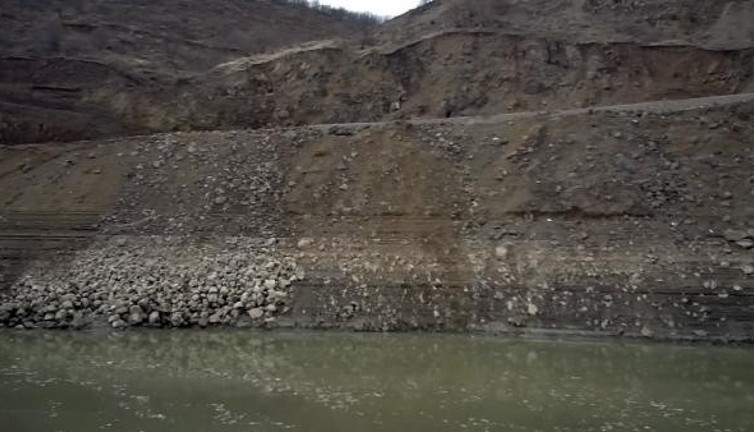 2 yıl sonra ilk kez görüldü. Sular çekilince ortaya çıktı