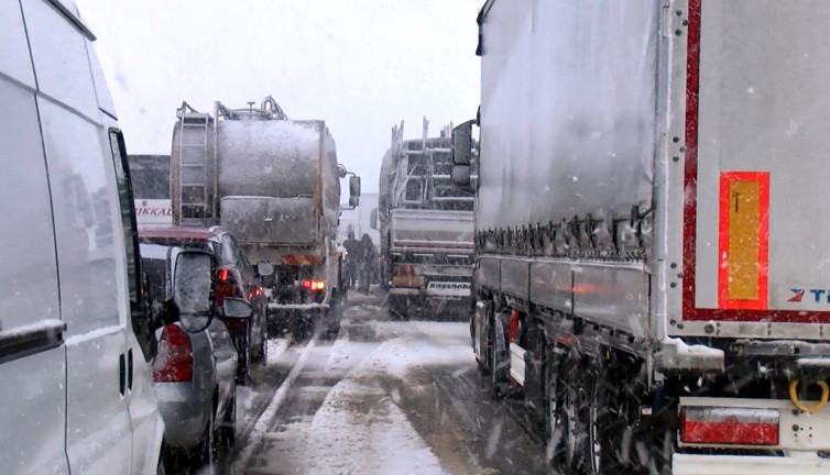 Bursa-İzmir Otoyolu kapandı