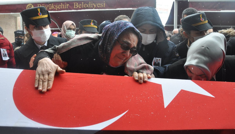 Gara şehidinin annesi sessizliğini bozdu. Sözleri yürekleri dağladı