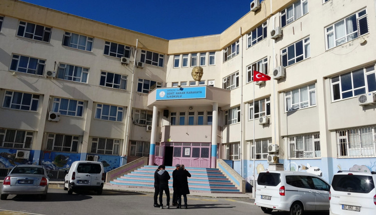 Antalya'da ilkokulun klima ve boruları çalındı