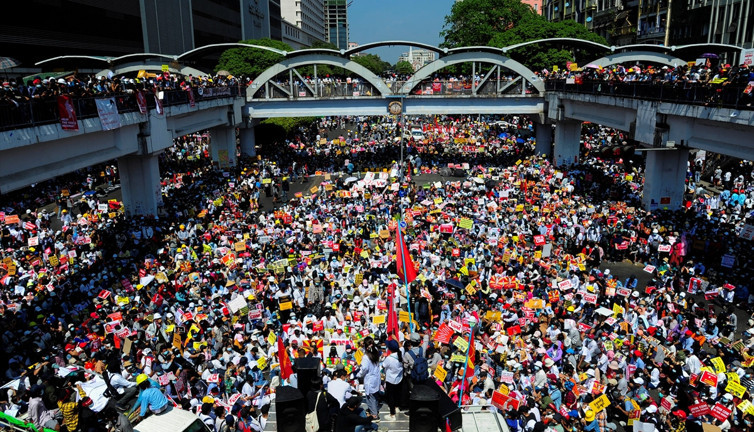 Bilgisayar korsanları orduya ait internet sitelerini ele geçirdi