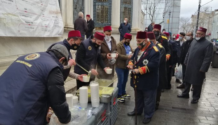 Paşalar çorba kuyruğunda