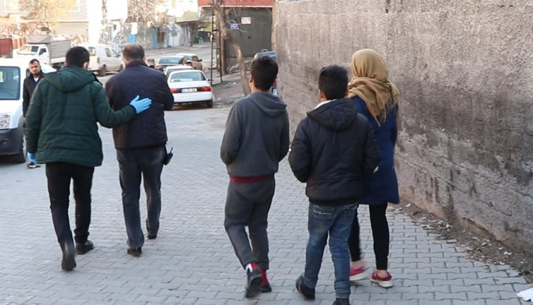 Gaziantep'te 5 çocuğun çığlık sesleri odada yankılandı. Annelerinin katledilişini çaresizce izlediler