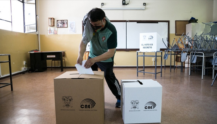 Ekvador'da devlet başkanlığı seçimleri ikinci tura kaldı