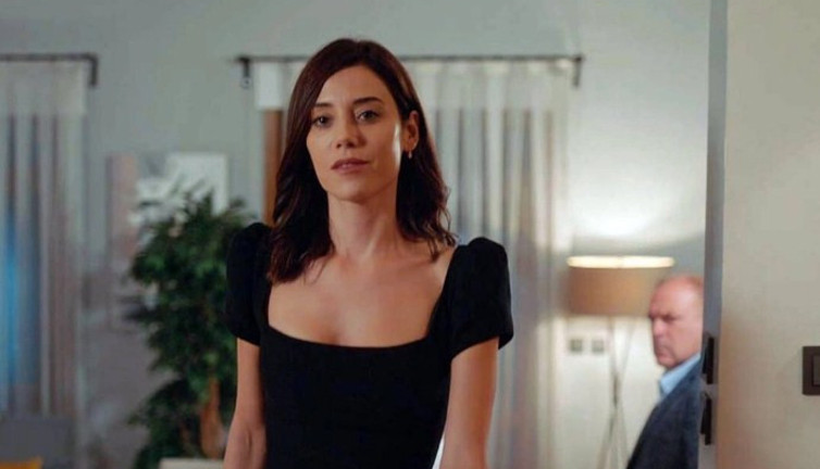 Kanal D’nin ünlü dizisi Sadakatsiz’in Asya’sı Cansu Dere’den sosyal medyayı yıkan paylaşım