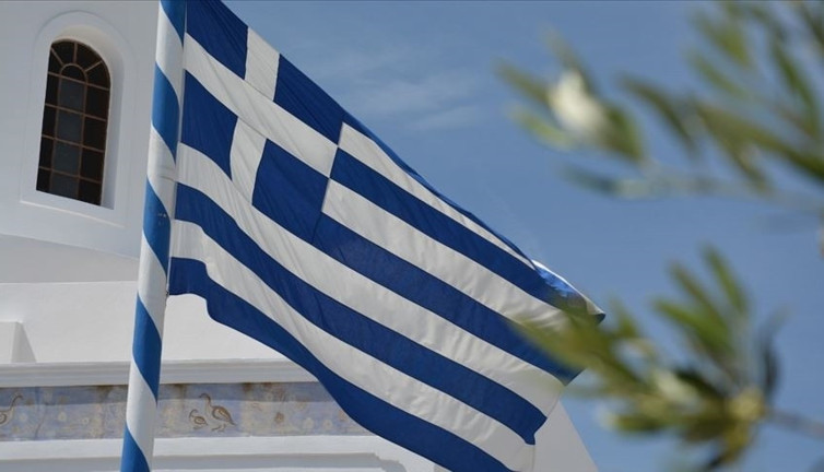 Yunanistan ekonomisi yüzde 8,2 küçüldü