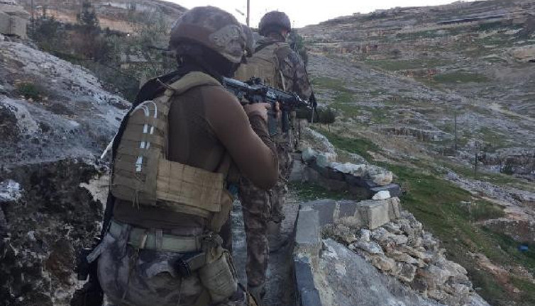 Özel harekat mağara bastı gördükleri şok etti. Operasyona 200 polis katıldı