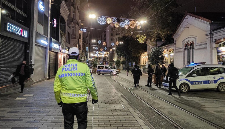 Sokağa çıkma yasağı başladı (06 Mart 2021)