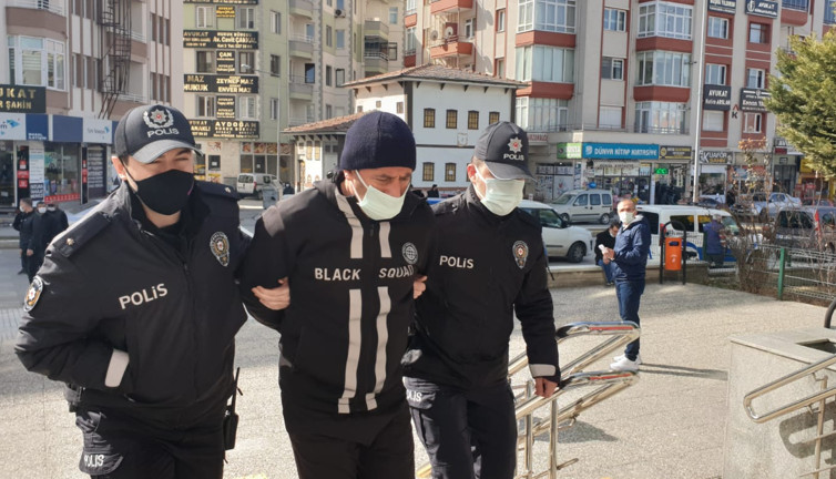 Bıçakladığı öğretmenden şikayetçi oldu