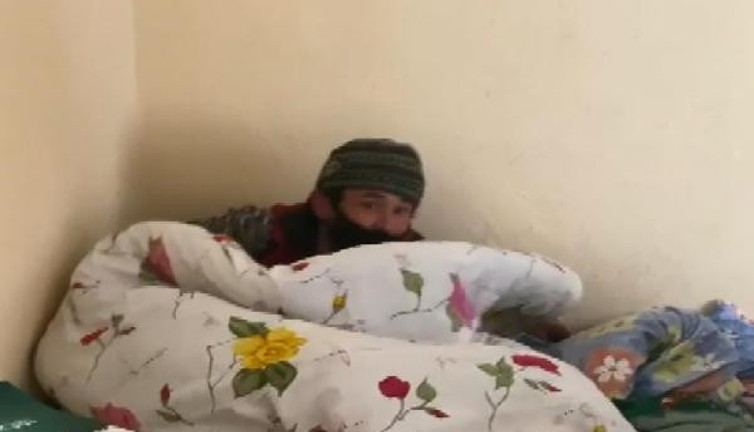 Polisler yorgan altında yakaladı. Hırsızın ifadesi kahkahaya boğdu