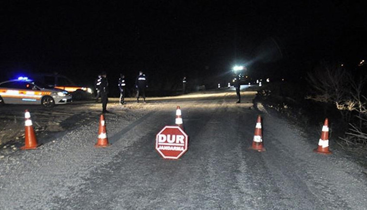 Bir mahalle 10 gün karantinaya alındı