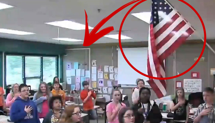 Türkiye’de yasaklanıyor ama ABD’de 1892’den beri okunuyor. Türkiye’de bazıları rahatsız ama çocuklarını Amerika’da okuturken sorun yok