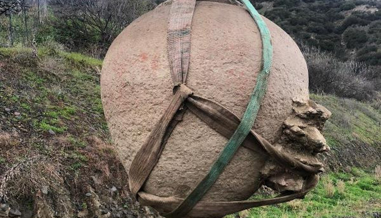 Aydın'da define avcıları kazmayı vurdu devasa küpü ortaya çıkardı. Müze yetkilileri bölgeye akın etti