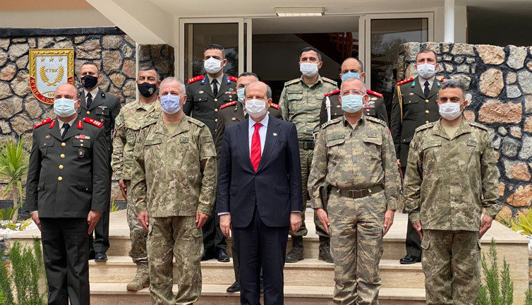 KKTC Cumhurbaşkanı Ersin Tatar'dan Kıbrıs Türk Kuvvetleri Alayı’na ziyaret