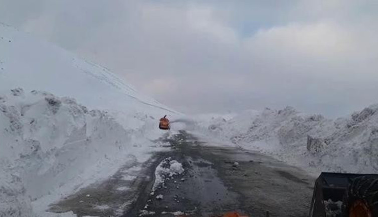 Ağrı-Kars Karayolu ulaşıma kapandı